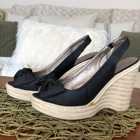 moda spana wedge